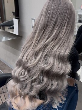 エミーバイモアムー(Emmie byMoremuu) 【埼玉ギャルの救世主】