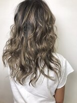 メロウ(MELLOW)&nbsp;【細×多×グラデブリーチハイライト】×カーキアッシュ