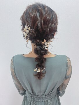 アミカ(Amica) あみこみ玉ねぎ編みたらし/結婚式/パーティーヘア/お呼ばれヘア