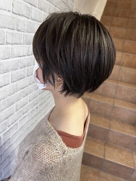 ハピネス クローバー 学園前店(Happiness CLOVER) 丸みショート/前髪/顔周りカット/透明感/20代30代40代50代