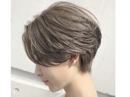 クララ ヤエセ(CLALA Yaese)の写真