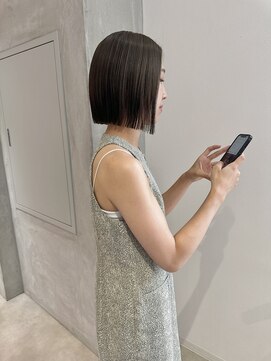 ヨーク(YOKE) YOKE 切りっぱなしボブぱつっとボブ髪質改善ネイビーグレージュ