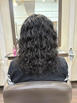 ヘアーアンドメイク ビス(HAIR&MAKE bis) スパイラルパーマ　海外風パーマ【kotomi】