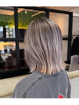 ヴィオラカラー(VIOLLA COLOR) くすみカラー×大人ミディヘア/小倉