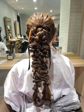 アフィナー(Afinar) 【横浜駅/横浜西口】ツインポニー