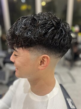 フランクスバーバーリザーブ 人形町店(FRANK’S BARBER RESERVE) スペインカール/スキンフェード/人形町/y