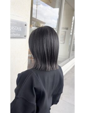 デュールイースト(Duul East) 透明感カラー×切りっぱなしボブ