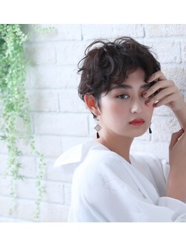 ソア 武蔵小杉(SOAR) モードな３Dカラーのミニマムボブノットヘアonジグザグバング