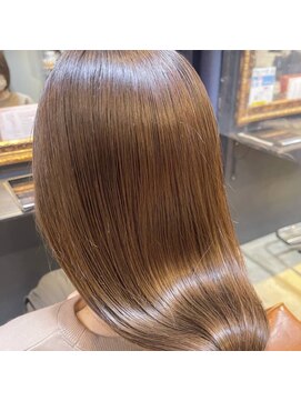 ナンバー ジェミカ 札幌(N° jemica) 大人かわいいエギョモリ ミルクティーブラウン ひし形シルエット