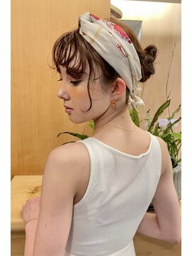 イーズ 鎌倉(e's) 《e'sイーズ鎌倉》エレガントな女性に。スカーフアレンジ