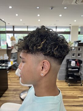 スウェル 千葉店(Swell) メンズツイストパーマスパイラルパーマフェード[船橋]