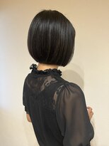 フィーラ(Feela) 前下がりミニボブ