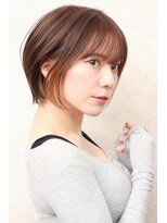 シトロン ブラン(CITRON blanc)&nbsp;イヤリングカラーとシースルーバングがかわいいショートボブ