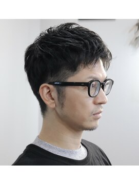 ウィスカーヘアー(whisker hair) 大人ツーブロックショート
