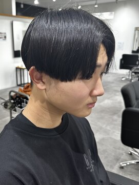 ヒュイル バイ ニアウ(Hwyl by Niau) メンズマッシュパーマニュアンスパーマスパイラルパーマ刈り上げ