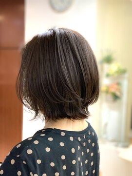 クオリス 上板橋店(QUALIS) ハイトーンカラーミルクティーベージュミニウルフ丸みボブ