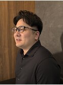 フェザーパーマグレーブルーカラー刈り上げショートバング