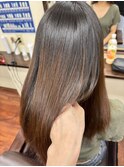 今までの膨らみが嘘のようになくなる髪質改善ストレート