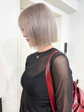 シーン(SCEN) 切りっぱなしボブ/前下がり/ケアブリーチ/ベージュ/前髪カット