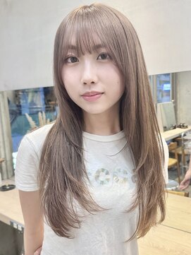 サンク 原宿 表参道(cinq) ハッシュカットミディアムレイヤーカットミルクティーベージュ