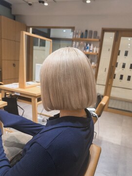 ブロンドベージュボブ ハイトーンベージュ20代30代【2ブリーチ】