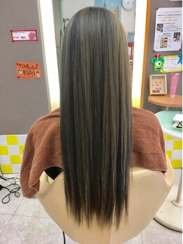 ディーリンク 南橋本店(HAIR MAKE DLINK)の写真/クセをしっかり伸ばしつつ、ふんわり柔らか自然な仕上がりに…☆毎日のお手入れも楽チン◎