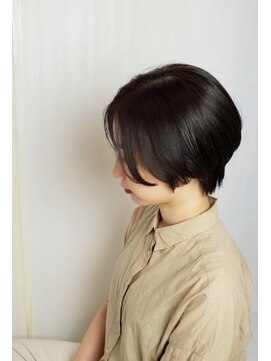 エクラ プレパ(e clat plapa) ダークカラーのハンサムショート