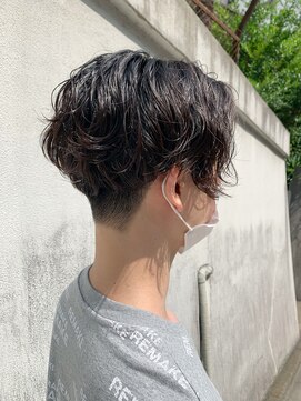 エムタニグチミュー(MTANIGUCHI Mieux) セミツイストパーマ◆センターパート◆メンズ・大学生・社会人