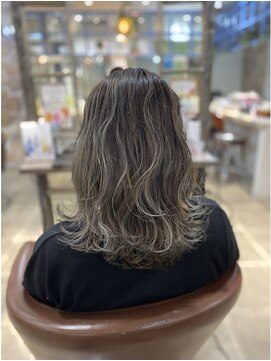 カラーリゾートAi 葛西店 バイヤージュグレージュ