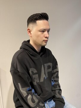 ドルクス 日本橋(Dorcus) 七三アイパー　アイロンパーマ　スキンフェード