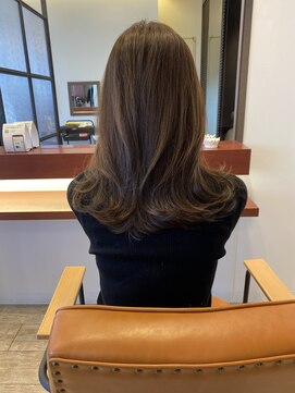 マーリャヘアー(mallia hair) くびれミディアムレイヤー