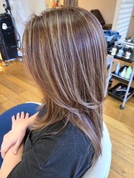 ヘアーシフトミチコ(hair Shift MICHIKO)の写真/ダメージレスにこだわったカラーで、艶やかな仕上がりに導きます♪白髪ぼかしも対応しております！