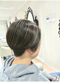 *30代40代50代/ツーブロ前下がりショート/白髪ぼかしハイライト