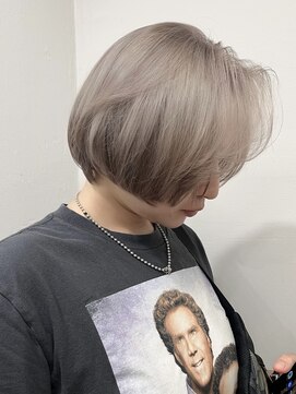 イルウィ(irwi) 【miku/ブリーチ】ハンサムショート/ミルクティーグレージュ