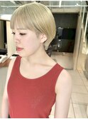 ハイトーンベージュ×ショートボブ