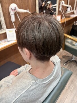 ヘアーサロン アトリエ(Hair salon ATORIE) 刈り上げショートブリーチグレージュカラー