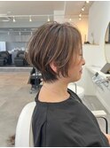 くびれショート白髪ぼかし