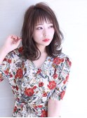 斜めバングが可愛いハネ感のあるクラシカルカール