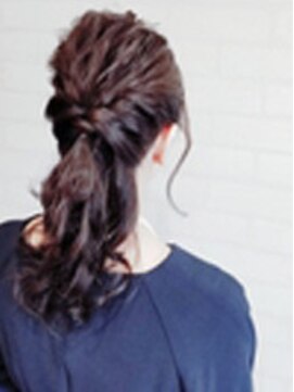 エミタス 練馬(emi+ Hair & eyelash) ダウンウェーブ、ハーフアップ