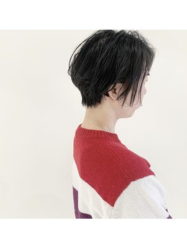 デフィー(DEFY) 前下がりのショートボブスタイル