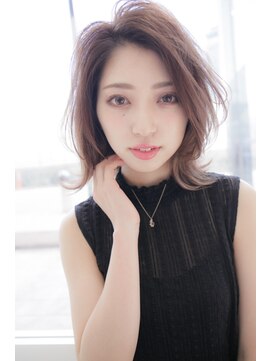 ビアンコカーロ 用賀店(Bianco caro) 外ハネミディアム/アースカラー/20代30代40代50代