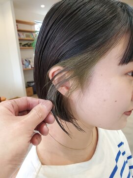 ヨハク(yohak) イヤリングカラー×スモーキーグリーン