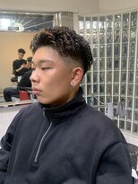 メリケンバーバーショップ フクオカ(MERICAN BARBERSHOP FUK)&nbsp;オールバックパーマスキンフェードハイライト