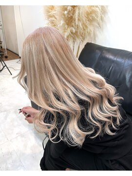 アンククロス 青山店(ANKH CROSS) 《ANKH CROSS青山》White milktea color (小林 真子)