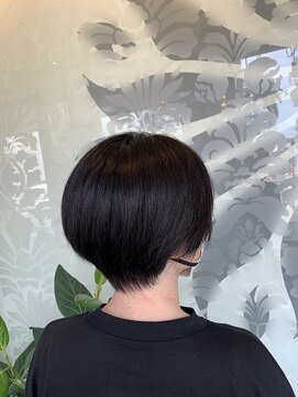 エディット アンド 緑地(Edit&) 大人のハンサムショート