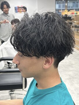 ラヴィズムバイフィフス(LUVISM by fifth) 波巻きツイストスパイラル波打ちパーマフェザーパーマ/新潟