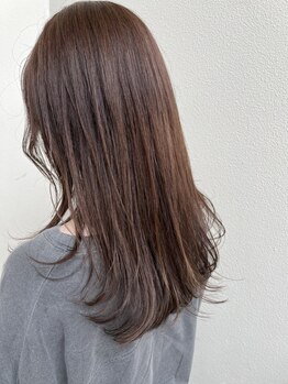 スタッフ全員がAujuaソムリエの資格あり!髪の悩みやダメージに合わせて、あなたに合うベストなケアを☆