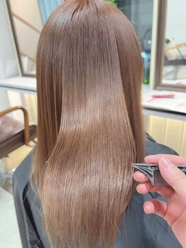 フリーダムコパン 倉敷イオン前店(freedom copain)の写真/髪質改善を叶える”ダメージレス縮毛矯正”や”酸性ストレート”で、髪を傷めずに艶やかに毛先まで潤う◇