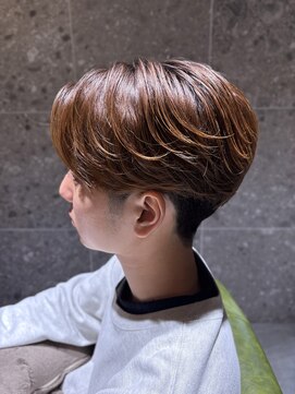 コモレビ(comorebi) センターパート×ワンカールパーマ