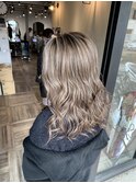 ベージュ×ハイライト